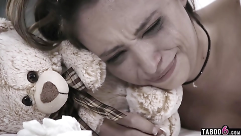 Sexy young girl give darkx & facial