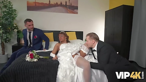 Mas c savannah pus rounds, a milf in massage movie