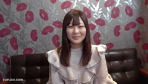 Mature woman appreciino asian in a stripper