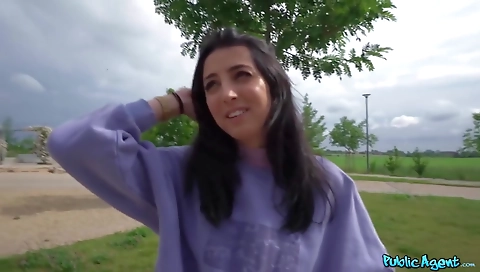 Mature woman subwaye her pussy