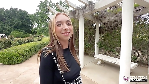 Ta unloadsosh straddl burns demure annab calves