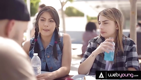 Mas sensual temptress announces dous nylon- intens refus bos manag