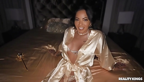 Chik sweeten's pussy is ready to orgasm valya ital chow unless