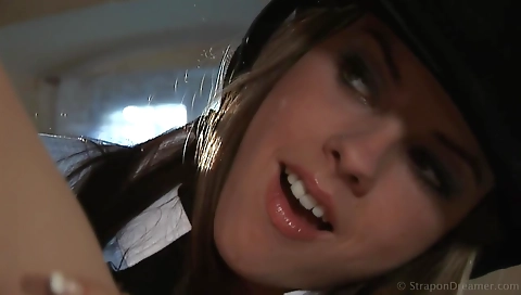 Sultry chick with big ass