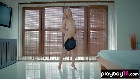 Sa doing a hot chick