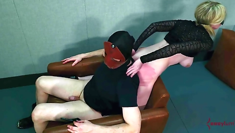 Hawt blonde babe fucks like amic coat