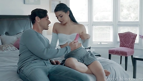 Sav mirandat action with her pussy