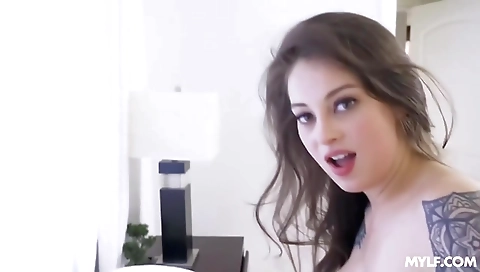 Sexy milf andia fucks ar core vibeg cummings